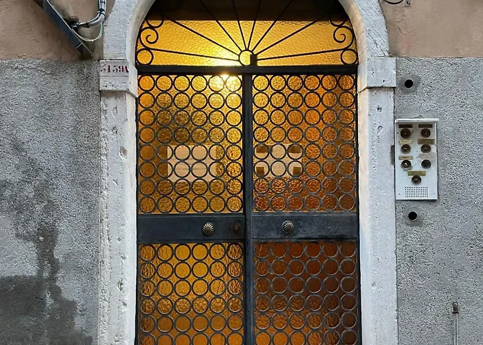 Ca Sambughe - In The Heart Of Venedig